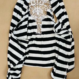 Rue21 Black and White Puff Sleeve Backless Blouse